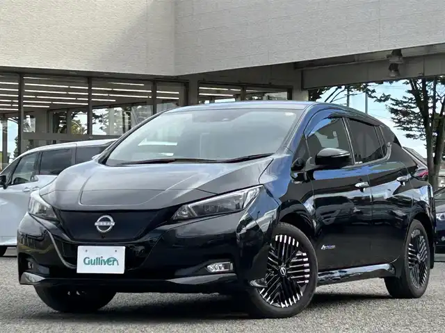 日産 リーフ X Vセレクション 宮城県 2024(令6)年 0.6万km 黒 純正ディーラーナビ/プロパイロット/ＡＭ／ＦＭ／ＵＳＢ／Ｂｌｕｅｔｏｏｔｈ/フルセグＴＶ/デジタルインナーミラー/アラウンドビューモニター/プリクラッシュセーフティ/ブラインドスポットモニター/レーダークルーズコントロール/オートハイビーム/ＥＴＣ２．０/ハンドルヒーター/前席シートヒーター/社外ドラレコ前後/純正フロアマット/スペアキー×１/充電器なし/カラーコード　GAT