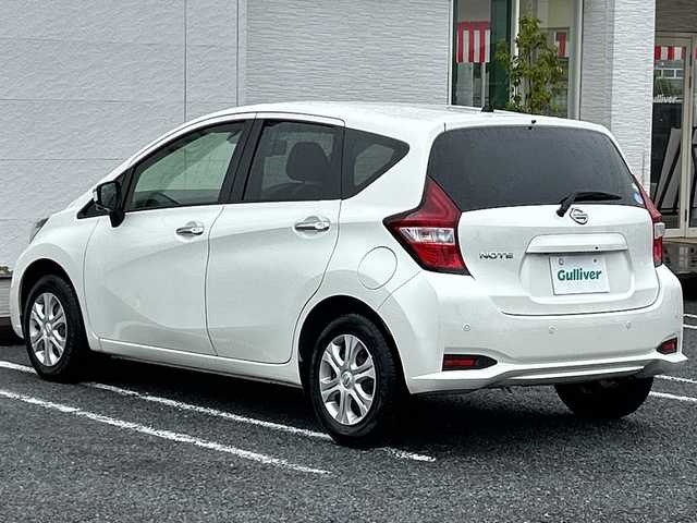 日産 ノート X 千葉県 2019(平31)年 1.2万km ブリリアントホワイトパール ナビMM318D-W 全方位カメラ デジタルインナーミラー ドラレコ BT DVD フルセグTV 音楽録音 エマブレ アイドリングストップ 横滑り防止 スマートキー プッシュスタート マット