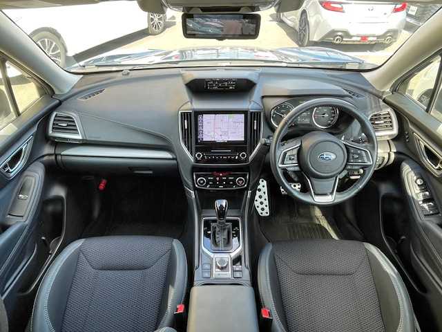 スバル フォレスター プレミアム 宮城県 2018(平30)年 7.6万km ホライゾンブルーP 登録時走行距離75690kｍ/アラウンドビューモニター/クルーズコントロール（追従走行あり）/レーンキープアシスト/パワーバックドア/アイドリングストップ/横滑り防止装置/ビルトインETC/衝突軽減システム/電動パーキング/パワーシート（全席）/シートヒーター（全席）/ハーフレザーシート/ステアリングリモコン/メモリーシート（D席）/デジタルインナーミラー/純正ナビ/フルセグTV・Bluetooth・AM・FM・USB/ステアリングヒーター/ステアリングリモコン/ウインカーミラー/ドアバイザー/純正アルミホイール/純正LEDヘッドライト/フォグランプ