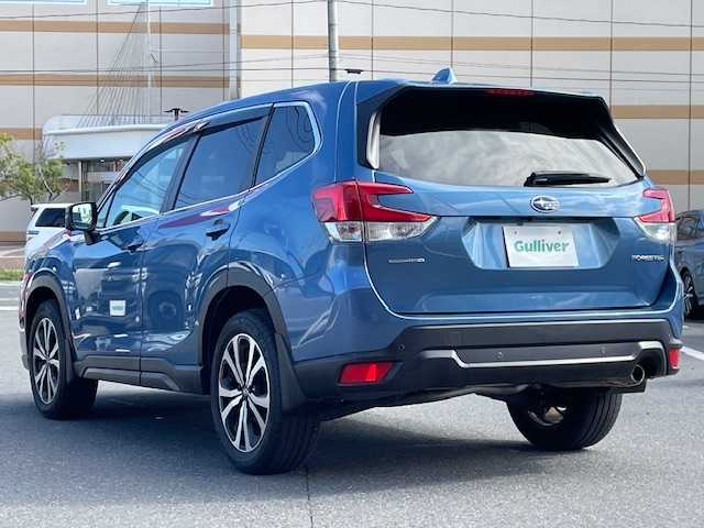 スバル フォレスター プレミアム 宮城県 2018(平30)年 7.6万km ホライゾンブルーP 登録時走行距離75690kｍ/アラウンドビューモニター/クルーズコントロール（追従走行あり）/レーンキープアシスト/パワーバックドア/アイドリングストップ/横滑り防止装置/ビルトインETC/衝突軽減システム/電動パーキング/パワーシート（全席）/シートヒーター（全席）/ハーフレザーシート/ステアリングリモコン/メモリーシート（D席）/デジタルインナーミラー/純正ナビ/フルセグTV・Bluetooth・AM・FM・USB/ステアリングヒーター/ステアリングリモコン/ウインカーミラー/ドアバイザー/純正アルミホイール/純正LEDヘッドライト/フォグランプ