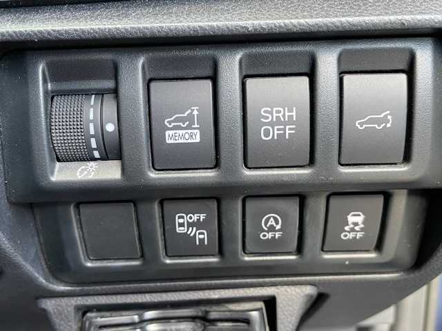 スバル フォレスター プレミアム 宮城県 2018(平30)年 7.6万km ホライゾンブルーP 登録時走行距離75690kｍ/アラウンドビューモニター/クルーズコントロール（追従走行あり）/レーンキープアシスト/パワーバックドア/アイドリングストップ/横滑り防止装置/ビルトインETC/衝突軽減システム/電動パーキング/パワーシート（全席）/シートヒーター（全席）/ハーフレザーシート/ステアリングリモコン/メモリーシート（D席）/デジタルインナーミラー/純正ナビ/フルセグTV・Bluetooth・AM・FM・USB/ステアリングヒーター/ステアリングリモコン/ウインカーミラー/ドアバイザー/純正アルミホイール/純正LEDヘッドライト/フォグランプ