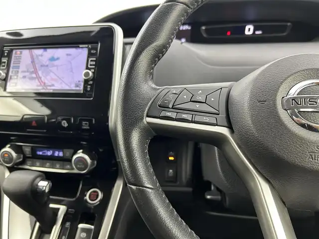 日産 セレナ ハイウェイスター 千葉県 2016(平28)年 5.6万km ブリリアントホワイトパール 禁煙車/衝突軽減ブレーキ/プロパイロット/前方衝突予測警報/踏み間違い衝突防止アシスト/LEDヘッドライト/インテリジェントルームミラー/両側パワースライドドア/純正7インチナビ/CD/DVD/Bluetooth/フルセグ/アラウンドビューモニター/レーダークルーズコントロール/純正16インチアルミホイール/オートエアコン/プッシュスタート/スマートキー