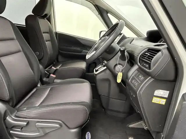 日産 セレナ ハイウェイスター 千葉県 2016(平28)年 5.6万km ブリリアントホワイトパール 禁煙車/衝突軽減ブレーキ/プロパイロット/前方衝突予測警報/踏み間違い衝突防止アシスト/LEDヘッドライト/インテリジェントルームミラー/両側パワースライドドア/純正7インチナビ/CD/DVD/Bluetooth/フルセグ/アラウンドビューモニター/レーダークルーズコントロール/純正16インチアルミホイール/オートエアコン/プッシュスタート/スマートキー