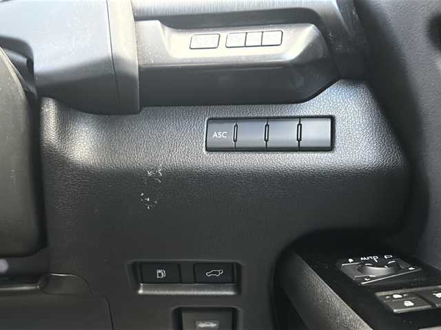 レクサス ＵＸ 250h Fスポーツ 神奈川県 2019(平31)年 6.9万km ホワイトノーヴァガラスフレーク ワンオーナー/サンルーフ/純正ナビ(CD/DVD/SD/USB/AUX/BT/フルセグTV)/バックカメラ/黒レザーシート/衝突被害軽減ブレーキ/レーンキープアシスト/オートハイビーム/クリアランスソナー/ブラインドスポットモニター/レーダークルーズコントロール/パドルシフト/D/N席パワーシート(D席メモリー機能)/D/N席シートヒーター・シートエアコン/ステアリングヒーター/アクティブサウンドコントロール/パワーバックドア/ビルトインETC2.0/ISOFIX/スペアスマートキー×1・カードキー×1/保証書/取扱説明書