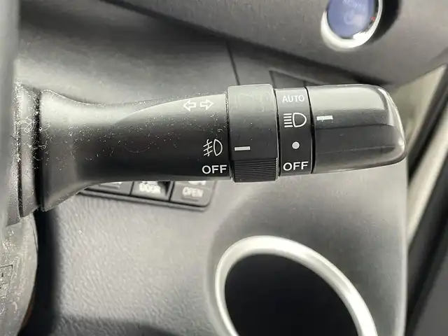 トヨタ シエンタ ハイブリッド G 大阪府 2017(平29)年 3.1万km ホワイトパールクリスタルシャイン 純正７インチナビ/Bluetooth/CD/DVD/フルセグ/両側電動スライド/バックカメラ/LEDヘッドライト/オートライト/オートハイビーム/衝突軽減/レーンキープ/シートヒーター（D/N）/360°ドラレコ/ビルトインETC/純正マット/ドアバイザー/プッシュスタート/スマートキー/ステアリングリモコン