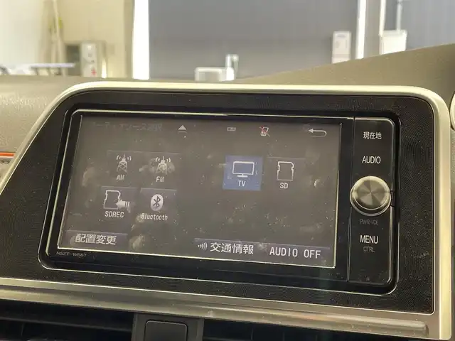 トヨタ シエンタ ハイブリッド G 大阪府 2017(平29)年 3.1万km ホワイトパールクリスタルシャイン 純正７インチナビ/Bluetooth/CD/DVD/フルセグ/両側電動スライド/バックカメラ/LEDヘッドライト/オートライト/オートハイビーム/衝突軽減/レーンキープ/シートヒーター（D/N）/360°ドラレコ/ビルトインETC/純正マット/ドアバイザー/プッシュスタート/スマートキー/ステアリングリモコン