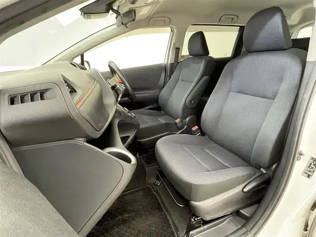 トヨタ シエンタ ハイブリッド G 大阪府 2017(平29)年 3.1万km ホワイトパールクリスタルシャイン 純正７インチナビ/Bluetooth/CD/DVD/フルセグ/両側電動スライド/バックカメラ/LEDヘッドライト/オートライト/オートハイビーム/衝突軽減/レーンキープ/シートヒーター（D/N）/360°ドラレコ/ビルトインETC/純正マット/ドアバイザー/プッシュスタート/スマートキー/ステアリングリモコン