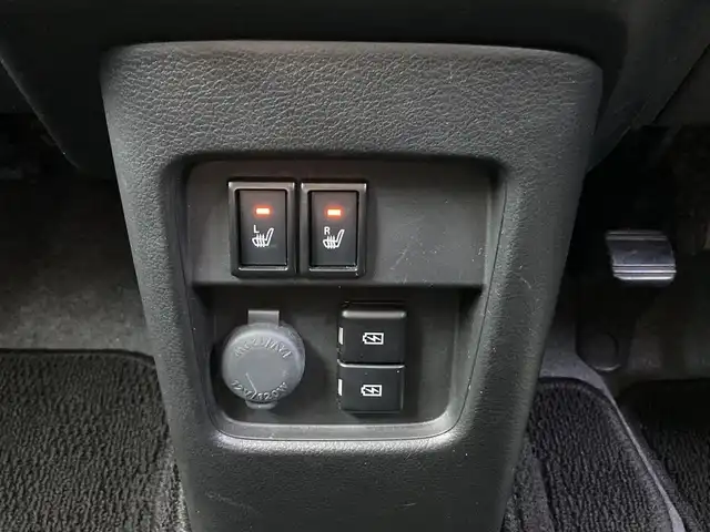 スズキ ハスラー Jスタイル Ⅱ 香川県 2022(令4)年 3.7万km シフォンアイボリーメタリック/ガンメタリック2トーン 登録時走行距離：36700km/メーカー純正9型メモリナビ/　CD DVD BT フルセグTV/全方位カメラ/デュアルカメラブレーキサポート/レーダークルーズコントロール/レーンキープアシスト/クリアランスソナー/アイドリングストップ/横滑り防止装置/LEDヘッドライト/オートライト/フォグランプ/純正15インチアルミホイール/ルーフレール/ビルトインETC/前後ドライブレコーダー/ハーフレザーシート/シートヒーター/革巻きステアリング/ステアリングスイッチ/プッシュスタート/スマートキー/スペアキー/取扱説明書/新車時保証書