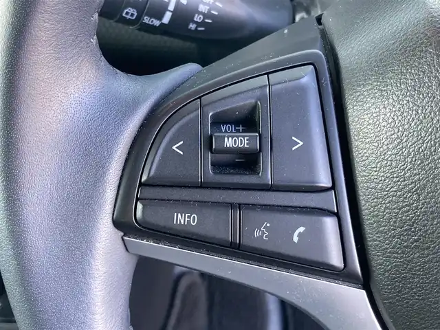 スズキ ハスラー Jスタイル Ⅱ 香川県 2022(令4)年 3.7万km シフォンアイボリーメタリック/ガンメタリック2トーン 登録時走行距離：36700km/メーカー純正9型メモリナビ/　CD DVD BT フルセグTV/全方位カメラ/デュアルカメラブレーキサポート/レーダークルーズコントロール/レーンキープアシスト/クリアランスソナー/アイドリングストップ/横滑り防止装置/LEDヘッドライト/オートライト/フォグランプ/純正15インチアルミホイール/ルーフレール/ビルトインETC/前後ドライブレコーダー/ハーフレザーシート/シートヒーター/革巻きステアリング/ステアリングスイッチ/プッシュスタート/スマートキー/スペアキー/取扱説明書/新車時保証書