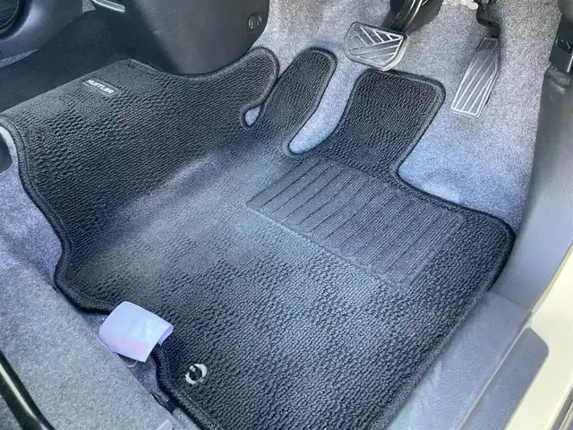 スズキ ハスラー Jスタイル Ⅱ 香川県 2022(令4)年 3.7万km シフォンアイボリーメタリック/ガンメタリック2トーン 登録時走行距離：36700km/メーカー純正9型メモリナビ/　CD DVD BT フルセグTV/全方位カメラ/デュアルカメラブレーキサポート/レーダークルーズコントロール/レーンキープアシスト/クリアランスソナー/アイドリングストップ/横滑り防止装置/LEDヘッドライト/オートライト/フォグランプ/純正15インチアルミホイール/ルーフレール/ビルトインETC/前後ドライブレコーダー/ハーフレザーシート/シートヒーター/革巻きステアリング/ステアリングスイッチ/プッシュスタート/スマートキー/スペアキー/取扱説明書/新車時保証書