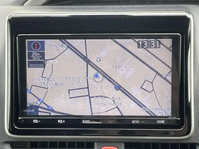 トヨタ ヴォクシー ZS 煌Ⅱ 愛知県 2019(平31)年 4.9万km ホワイトパールクリスタルシャイン ・純正SDメモリーナビ/・フルセグTV/・後席フリップダウンモニター/・CD/DVD再生/・ETC（新セキュリティ対応）/・ミュージックサーバー（SD録音）/・Bluetooth接続/・クルーズコントロール/・MTモード付きAT /・全席オートエアコン/・3列シート/・両側パワースライドドア/・ウォークスルー（1列目）/・純正16インチアルミホイール/・LEDヘッドライト/・オートマチックハイビーム/・コーナーセンサー/・横滑り防止装置/・衝突軽減ブレーキ/・レーンキープアシスト/・ドライブレコーダー（前）/・充電用USBポート（2個）