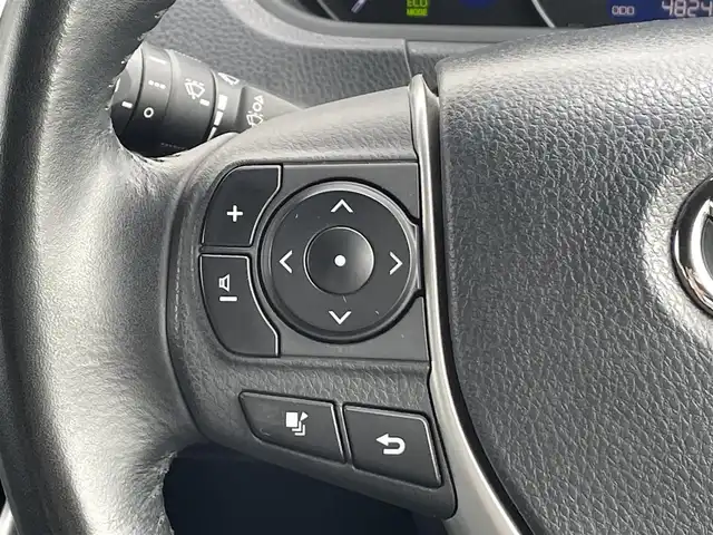 トヨタ ヴォクシー ZS 煌Ⅱ 愛知県 2019(平31)年 4.9万km ホワイトパールクリスタルシャイン ・純正SDメモリーナビ/・フルセグTV/・後席フリップダウンモニター/・CD/DVD再生/・ETC（新セキュリティ対応）/・ミュージックサーバー（SD録音）/・Bluetooth接続/・クルーズコントロール/・MTモード付きAT /・全席オートエアコン/・3列シート/・両側パワースライドドア/・ウォークスルー（1列目）/・純正16インチアルミホイール/・LEDヘッドライト/・オートマチックハイビーム/・コーナーセンサー/・横滑り防止装置/・衝突軽減ブレーキ/・レーンキープアシスト/・ドライブレコーダー（前）/・充電用USBポート（2個）