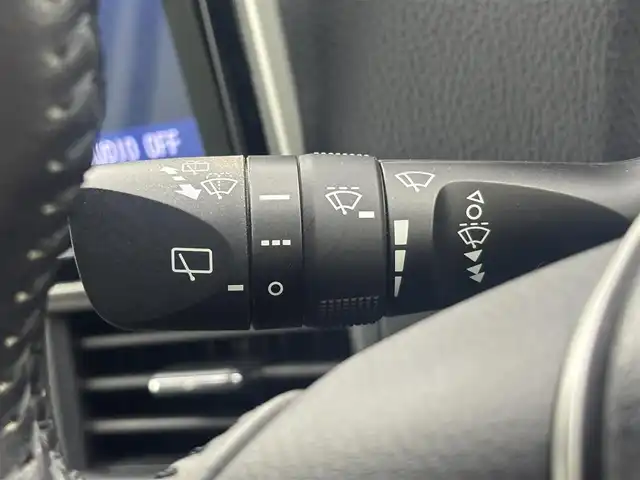 トヨタ ヴォクシー ZS 煌Ⅱ 福井県 2019(平31)年 4.9万km ホワイトパールクリスタルシャイン 純正SDメモリーナビ　型式：NSZT-Y68T/（FM/AM/BT/CD/DVD/TV）/後席フリップダウンモニター/両側パワースライドドア/ETC（新セキュリティ対応）/ミュージックサーバー（SD録音）/クルーズコントロール/純正16インチアルミホイール/LEDヘッドライト/オートマチックハイビーム/コーナーセンサー/横滑り防止装置/衝突軽減ブレーキ/レーンキープアシスト/ドライブレコーダー（前）/充電用USBポート（2個）