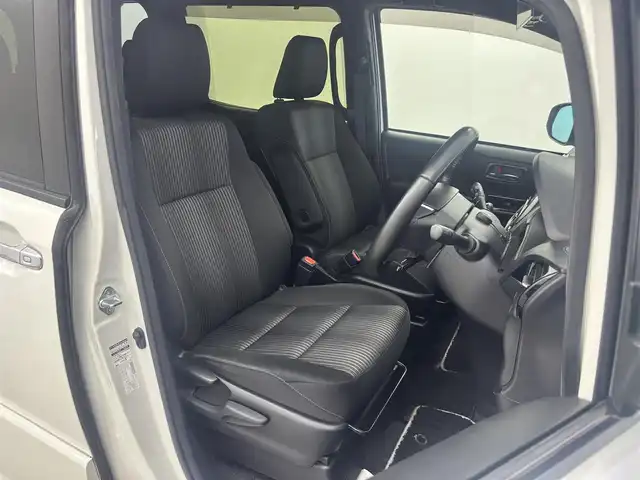 トヨタ ヴォクシー ZS 煌Ⅱ 福井県 2019(平31)年 4.9万km ホワイトパールクリスタルシャイン 純正SDメモリーナビ　型式：NSZT-Y68T/（FM/AM/BT/CD/DVD/TV）/後席フリップダウンモニター/両側パワースライドドア/ETC（新セキュリティ対応）/ミュージックサーバー（SD録音）/クルーズコントロール/純正16インチアルミホイール/LEDヘッドライト/オートマチックハイビーム/コーナーセンサー/横滑り防止装置/衝突軽減ブレーキ/レーンキープアシスト/ドライブレコーダー（前）/充電用USBポート（2個）