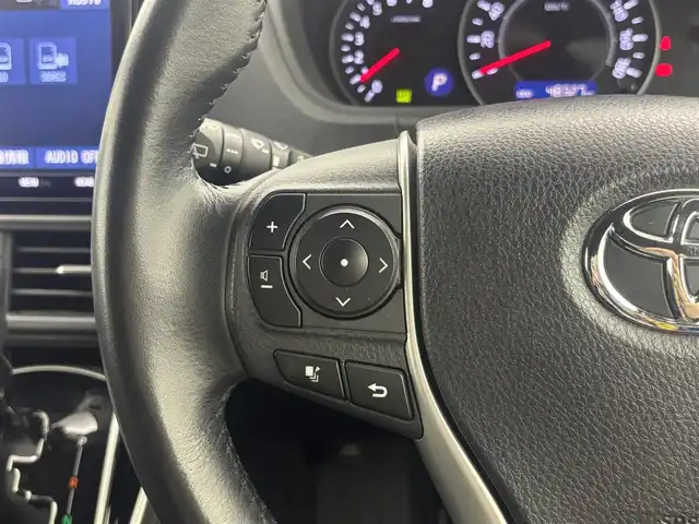 トヨタ ヴォクシー ZS 煌Ⅱ 福井県 2019(平31)年 4.9万km ホワイトパールクリスタルシャイン 純正SDメモリーナビ　型式：NSZT-Y68T/（FM/AM/BT/CD/DVD/TV）/後席フリップダウンモニター/両側パワースライドドア/ETC（新セキュリティ対応）/ミュージックサーバー（SD録音）/クルーズコントロール/純正16インチアルミホイール/LEDヘッドライト/オートマチックハイビーム/コーナーセンサー/横滑り防止装置/衝突軽減ブレーキ/レーンキープアシスト/ドライブレコーダー（前）/充電用USBポート（2個）