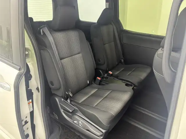 トヨタ ヴォクシー ZS 煌Ⅱ 福井県 2019(平31)年 4.9万km ホワイトパールクリスタルシャイン 純正SDメモリーナビ　型式：NSZT-Y68T/（FM/AM/BT/CD/DVD/TV）/後席フリップダウンモニター/両側パワースライドドア/ETC（新セキュリティ対応）/ミュージックサーバー（SD録音）/クルーズコントロール/純正16インチアルミホイール/LEDヘッドライト/オートマチックハイビーム/コーナーセンサー/横滑り防止装置/衝突軽減ブレーキ/レーンキープアシスト/ドライブレコーダー（前）/充電用USBポート（2個）