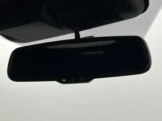 三菱 アウトランダー ＰＨＥＶ P 熊本県 2022(令4)年 2.7万km チタニウムグレーメタリック 禁煙車　/純正ナビ　/ＢＯＳＥサウンド　/全周囲カメラ　/ビルトインＥＴＣ２．０　/前後クリアランスソナー　/ e-Assist/・衝突被害軽減ブレーキシステム/・踏み間違い衝突防止アシスト［EAPM］/・車線逸脱警報システム[LDW]/・車線維持支援機能［LKA］/・レーダークルーズコントロール/・後側方車両検知警報システム [BSW]/・標識認識システム[TSR]/・ヘッドアップディスプレイ/・ブラインドスポットモニター/横滑り防止/アイドリングストップ/運転席・助手席シートヒーター/パワーバックドア/ステアリングヒーター/運転席・助手席パワーシート/置くだけ充電/全席レザーシート/ヘッドアップディスプレイ/純正フロアマット/純正20インチAW/オートライト/オートマチックハイビーム/LEDヘッドライト/フォグライト/スマートキー/プッシュスタート/保証書/取扱説明書