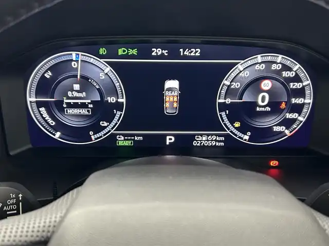 三菱 アウトランダー ＰＨＥＶ P 熊本県 2022(令4)年 2.7万km チタニウムグレーメタリック 禁煙車　/純正ナビ　/ＢＯＳＥサウンド　/全周囲カメラ　/ビルトインＥＴＣ２．０　/前後クリアランスソナー　/ e-Assist/・衝突被害軽減ブレーキシステム/・踏み間違い衝突防止アシスト［EAPM］/・車線逸脱警報システム[LDW]/・車線維持支援機能［LKA］/・レーダークルーズコントロール/・後側方車両検知警報システム [BSW]/・標識認識システム[TSR]/・ヘッドアップディスプレイ/・ブラインドスポットモニター/横滑り防止/アイドリングストップ/運転席・助手席シートヒーター/パワーバックドア/ステアリングヒーター/運転席・助手席パワーシート/置くだけ充電/全席レザーシート/ヘッドアップディスプレイ/純正フロアマット/純正20インチAW/オートライト/オートマチックハイビーム/LEDヘッドライト/フォグライト/スマートキー/プッシュスタート/保証書/取扱説明書