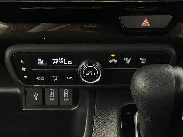 ホンダ Ｎ ＢＯＸ カスタム G L ターボ ホンダセンシング 新潟県 2018(平30)年 5.5万km プラチナホワイトパール ワンオーナー/衝突被害軽減システム/レーンキープアシスト/純正8インチナビ/　（フルセグTV/BT/CD/DVD/AM/FM）/バックカメラ/両側パワースライドドア/レーダークルーズコントロール/LEDオートライト/ハーフレザーシート/純正15インチアルミホイール/ステアリングスイッチ/アイドリングストップ/USBポート/スマートキー/ビルトインETC