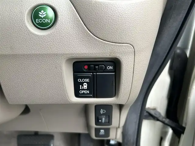 ホンダ Ｎ ＢＯＸ G Lパッケージ 東京都 2012(平24)年 9.5万km プレミアムホワイトパール 純正ナビ/Bluetoothオーディオ/フルセグTV/DVD再生/純正フリップダウンモニター/バックカメラ/パワースライドドア/ETC/前後ドライブレコーダー/スマートキー×2