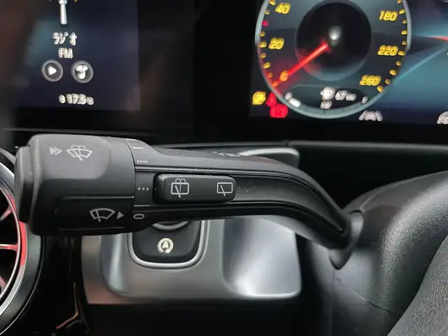 メルセデス・ベンツ Ｍ・ベンツ ＧＬＢ２００ｄ 4マチック AMGライン 静岡県 2022(令4)年 2.1万km デジタルホワイト レーダーセーフティパッケージ/・アクティブディスタンスアシスト/・アクティブブレーキアシスト/・衝突軽減ブレーキ/・緊急回避補助システム/・ブラインドスポット/・レーンキープアシスト/AMGライン/純正ナビ/・Bluetooth/・フルセグテレビ/・USB/360°カメラシステム/アダプティブクルーズコントロール/純正前後ドライブレコーダー/ハーフレザーシート/・前席シートヒーター/アンビエントライト/パドルシフト/ETC2.0/パワーバックドア/スペアキー