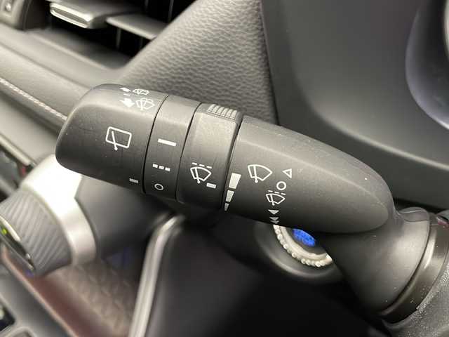 トヨタ ＲＡＶ４ G Zパッケージ 長野県 2021(令3)年 7.2万km ホワイトパールクリスタルシャイン 4WD/モデリスタエアロ/純正メモリーナビ/（AM/FM/USB/Bluetooth/フルセグTV）/トヨタセーフティセンス/・プリクラッシュセーフティ/・レーントレーシングアシスト/・レーダークルーズコントロール/・オートマチックハイビーム/・ロードサインアシスト/・パーキングサポートブレーキ/・コーナーセンサー/追従機能付きクルコン/プッシュスタートボタン/スマートキー/電動リアゲート/D席メモリ機能付きパワーシート/合皮シート/D+N席シートヒーター/LEDヘッドライト/LEDフォグ/オートライト/オートマチックハイビーム/ダウンヒルアシストコントロール/ECO/NORMAL/SPORT切替/MUD&SAND/ROCK&DIRT切替/SNOWモード/電子パーキングブレーキ/オートホールド/ステアリングスイッチ/ステアリングヒーター/電格ウインカーミラー/ライト付きバニティミラー/純正後方ドライブレコーダー/純正デジタルインナーミラー/純正フロアマット/純正19インチアルミホイール/純正ルーフレール/ラゲッジマット/ヒッチメンバー/スペアキー×1