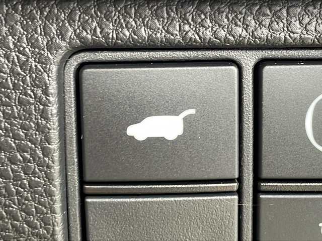 ホンダ ヴェゼル ハイブリッド e:HEV PLaY 茨城県 2021(令3)年 3.1万km サンドカーキパール 純正9インチナビ（AM/FM/Bluetooth接続/USB/フルセグTV/AppleCarPlay/AndroidAuto）/全周囲カメラ/純正ビルトインETC/パノラマルーフ/電動リアゲート/ドライブレコーダー/前席シートヒーター/前後コーナーセンサー/オートマチックハイビーム/ダウンヒルアシストコントロール/ステアリングヒーター/ブラインドスポットモニター/レーンキープアシスト/横滑り防止装置/衝突被害軽減システム