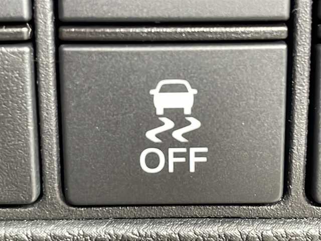 ホンダ ヴェゼル ハイブリッド e:HEV PLaY 茨城県 2021(令3)年 3.1万km サンドカーキパール 純正9インチナビ（AM/FM/Bluetooth接続/USB/フルセグTV/AppleCarPlay/AndroidAuto）/全周囲カメラ/純正ビルトインETC/パノラマルーフ/電動リアゲート/ドライブレコーダー/前席シートヒーター/前後コーナーセンサー/オートマチックハイビーム/ダウンヒルアシストコントロール/ステアリングヒーター/ブラインドスポットモニター/レーンキープアシスト/横滑り防止装置/衝突被害軽減システム