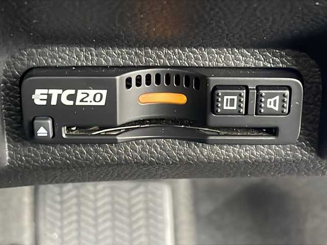 ホンダ ヴェゼル ハイブリッド e:HEV PLaY 茨城県 2021(令3)年 3.1万km サンドカーキパール 純正9インチナビ（AM/FM/Bluetooth接続/USB/フルセグTV/AppleCarPlay/AndroidAuto）/全周囲カメラ/純正ビルトインETC/パノラマルーフ/電動リアゲート/ドライブレコーダー/前席シートヒーター/前後コーナーセンサー/オートマチックハイビーム/ダウンヒルアシストコントロール/ステアリングヒーター/ブラインドスポットモニター/レーンキープアシスト/横滑り防止装置/衝突被害軽減システム