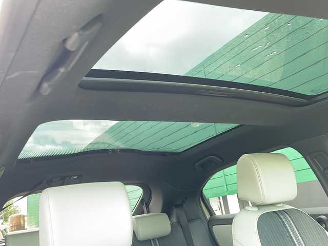 ホンダ ヴェゼル ハイブリッド e:HEV PLaY 茨城県 2021(令3)年 3.1万km サンドカーキパール 純正9インチナビ（AM/FM/Bluetooth接続/USB/フルセグTV/AppleCarPlay/AndroidAuto）/全周囲カメラ/純正ビルトインETC/パノラマルーフ/電動リアゲート/ドライブレコーダー/前席シートヒーター/前後コーナーセンサー/オートマチックハイビーム/ダウンヒルアシストコントロール/ステアリングヒーター/ブラインドスポットモニター/レーンキープアシスト/横滑り防止装置/衝突被害軽減システム