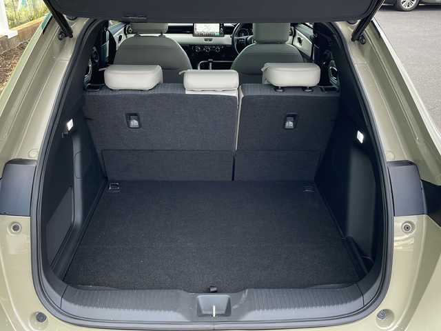 ホンダ ヴェゼル ハイブリッド e:HEV PLaY 茨城県 2021(令3)年 3.1万km サンドカーキパール 純正9インチナビ（AM/FM/Bluetooth接続/USB/フルセグTV/AppleCarPlay/AndroidAuto）/全周囲カメラ/純正ビルトインETC/パノラマルーフ/電動リアゲート/ドライブレコーダー/前席シートヒーター/前後コーナーセンサー/オートマチックハイビーム/ダウンヒルアシストコントロール/ステアリングヒーター/ブラインドスポットモニター/レーンキープアシスト/横滑り防止装置/衝突被害軽減システム