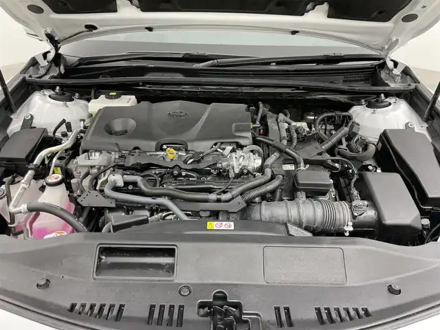 トヨタ カムリ G 岡山県 2023(令5)年 2.6万km プラチナホワイトパールマイカ 純正9インチディスプレイオーディオ(ナビ付)/【AM/FM/CarPlay/BT】/モデリスタエアロ(F/S/R)/パノラミックビューモニター/レーダークルーズコントロール/ビルトインＥＴＣ２．０/衝突軽減ブレーキ /ブラインドスポットモニター/純正アルミ/ドアバイザー/横滑り防止装置/オートLEDヘッドライト/オートハイビーム