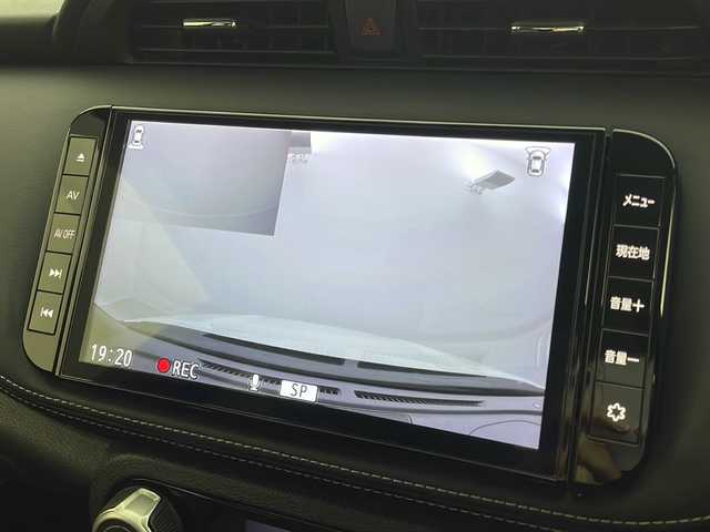 日産 キックス X 茨城県 2021(令3)年 4.7万km ブリリアントホワイトパール 純正９型ナビ　パノラミックビューモニター　衝突軽減ブレーキ　追従クルコン　ドライブレコーダー　デジタルインナーミラー　ＬＥＤライト　スマートキー　ルーフレール　プッシュスタート　ビルトインＥＴＣ