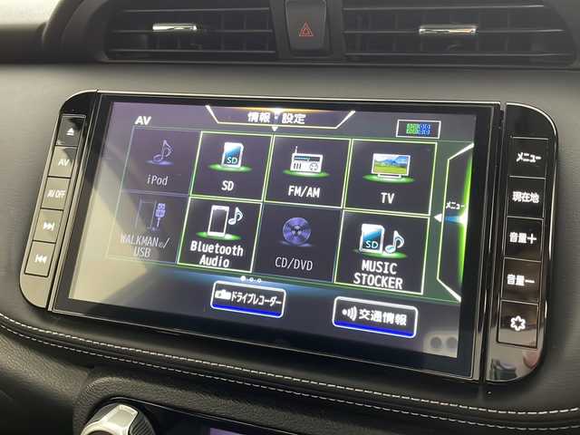 日産 キックス X 茨城県 2021(令3)年 4.7万km ブリリアントホワイトパール 純正９型ナビ　パノラミックビューモニター　衝突軽減ブレーキ　追従クルコン　ドライブレコーダー　デジタルインナーミラー　ＬＥＤライト　スマートキー　ルーフレール　プッシュスタート　ビルトインＥＴＣ