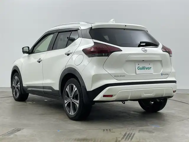 日産 キックス X 岡山県 2021(令3)年 4.7万km ブリリアントホワイトパール 純正９インチナビ/【Bluetooth/フルセグTV/CD/DVD】/型番:MM319D-L/プロパイロット/アラウンドビューモニター/ビルトインＥＴＣ　/ＬＥＤヘッドライト　/純正ドライブレコーダー（前）/デジタルインナーミラー　/コーナーセンサー（前後）/オートハイビーム　/オートライト/アイドリングストップ/禁煙車/オートブレーキホールド/純正17インチアルミホイール/ナビ取扱説明書