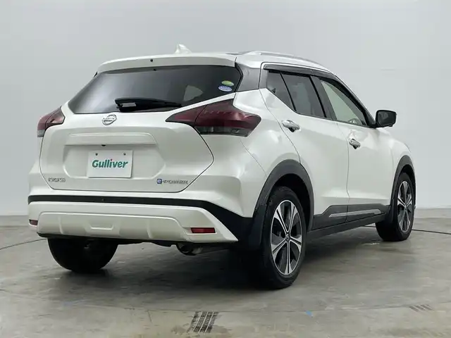 日産 キックス X 岡山県 2021(令3)年 4.7万km ブリリアントホワイトパール 純正９インチナビ/【Bluetooth/フルセグTV/CD/DVD】/型番:MM319D-L/プロパイロット/アラウンドビューモニター/ビルトインＥＴＣ　/ＬＥＤヘッドライト　/純正ドライブレコーダー（前）/デジタルインナーミラー　/コーナーセンサー（前後）/オートハイビーム　/オートライト/アイドリングストップ/禁煙車/オートブレーキホールド/純正17インチアルミホイール/ナビ取扱説明書