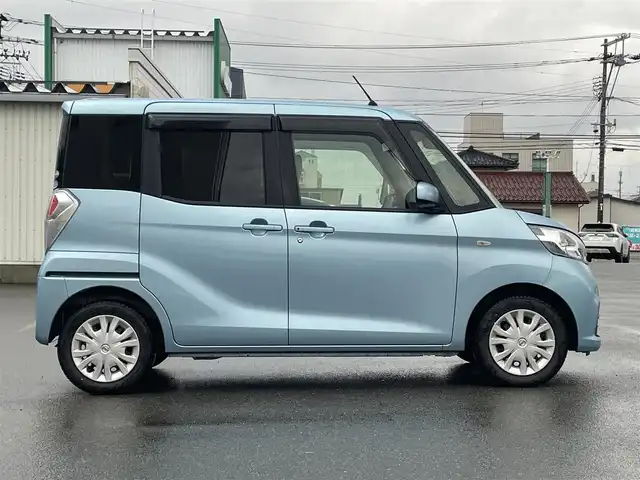 日産 デイズ ルークス X 山形県 2018(平30)年 6.4万km アイスブルー 4WD/衝突被害軽減システム/ワンオーナー/純正SDナビ/　　【CD BT フルセグ USB AUX】/アラウンドビューモニター/パワースライドドア/シートヒーター/アイドリングストップ/ステアリングスイッチ/電動格納ミラー/インテリジェントルームミラー/純正フロアマット/ドアバイザ―/インテリジェントキー/ETC