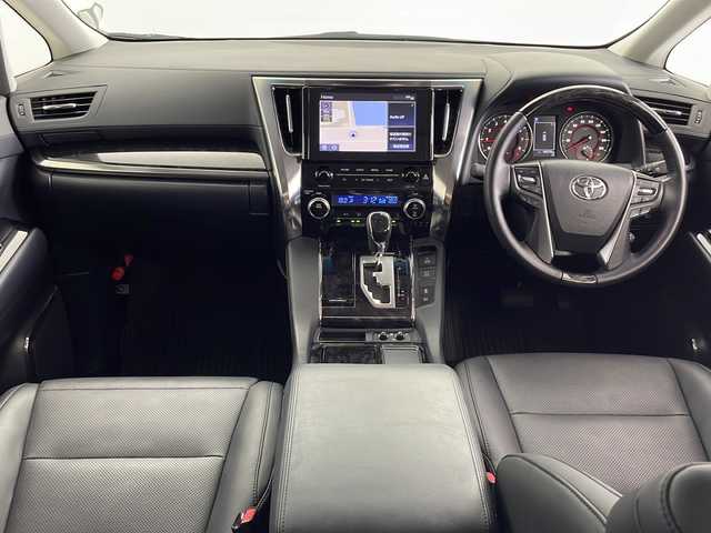 トヨタ アルファード S Cパッケージ 鹿児島県 2021(令3)年 5万km ホワイトパールクリスタルシャイン Toyota Safety Sense/純正12.1型ディスプレィオーディオ/ナビ Bluetooth DVD/フルセグTV/バックカメラ/サンルーフ/純正後席フリップダウンモニター/黒レザーシート/前席パワーシート/前席シートヒーター /両側電動スライドドア/前方ドライブレコーダー/レーダークルーズコントロール/パワーバックドア/ビルトインETC/革巻きステアリング/ステアリングヒーター/電子パーキング/LEDヘッドライト/フォグライト /オートライトコントロール/純正18インチアルミホイール/純正フロアマット/スマートキー×2/エンジンプッシュスタート/保証書/取扱説明書