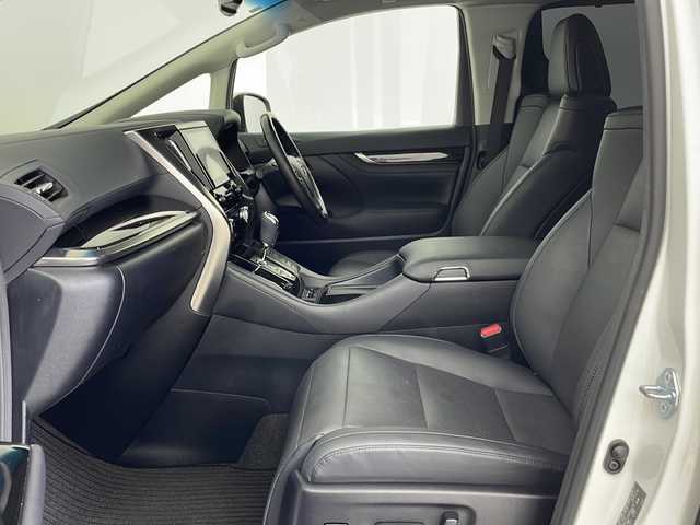 トヨタ アルファード S Cパッケージ 鹿児島県 2021(令3)年 5万km ホワイトパールクリスタルシャイン Toyota Safety Sense/純正12.1型ディスプレィオーディオ/ナビ Bluetooth DVD/フルセグTV/バックカメラ/サンルーフ/純正後席フリップダウンモニター/黒レザーシート/前席パワーシート/前席シートヒーター /両側電動スライドドア/前方ドライブレコーダー/レーダークルーズコントロール/パワーバックドア/ビルトインETC/革巻きステアリング/ステアリングヒーター/電子パーキング/LEDヘッドライト/フォグライト /オートライトコントロール/純正18インチアルミホイール/純正フロアマット/スマートキー×2/エンジンプッシュスタート/保証書/取扱説明書