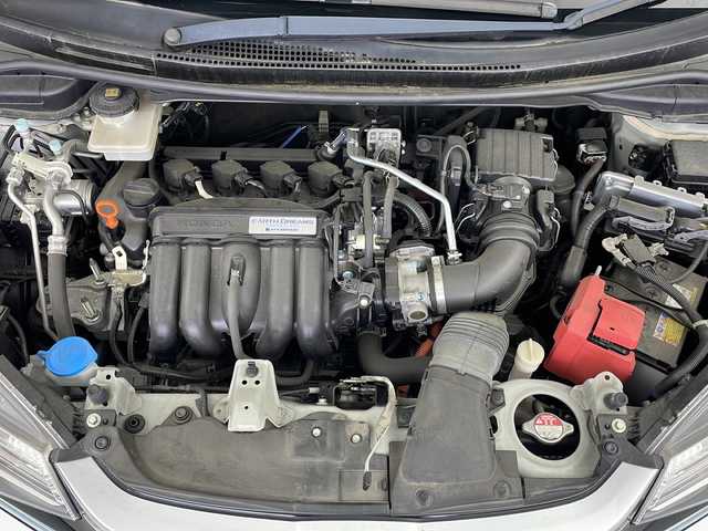 ホンダ フィット ハイブリット F 岐阜県 2019(平31)年 6.6万km プラチナホワイトパール 純正ナビ/（BT/フルセグ/CD/DVD/USB/HDMI）/衝突被害軽減システム/クルーズコントロール/レーンキープアシスト/バックカメラ/ETC/ドライブレコーダー前後/スマートキー/プッシュスタート/ステアリングスイッチ/純正フロアマット/ドアバイザー/LEDヘッドライト/オートライト