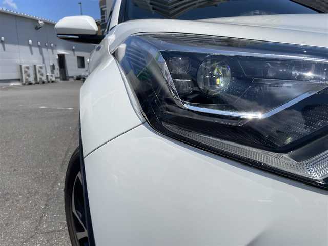 トヨタ Ｃ－ＨＲ G 静岡県 2018(平30)年 4.6万km ホワイトパールクリスタルシャイン 純正メモリナビ・フルセグTV/DVD/CD/SD/Bluetooth/純正18インチアルミホイール/TOYOTA Safety Sense/・レーダークルーズ コントロール/・プリクラッシュセーフティ/・レーントレーシングアシスト/・レーンディパーチャーアラート/・ロードサインアシスト/・先行車発進告知機能/・オートマチックハイビーム/バックカメラ/ハーフレザーシート/シートヒーター/LEDライト/スマートキー2個/プッシュスタート/ビルトインETC/新車時保証書/取扱説明書/ナビ取扱説明書