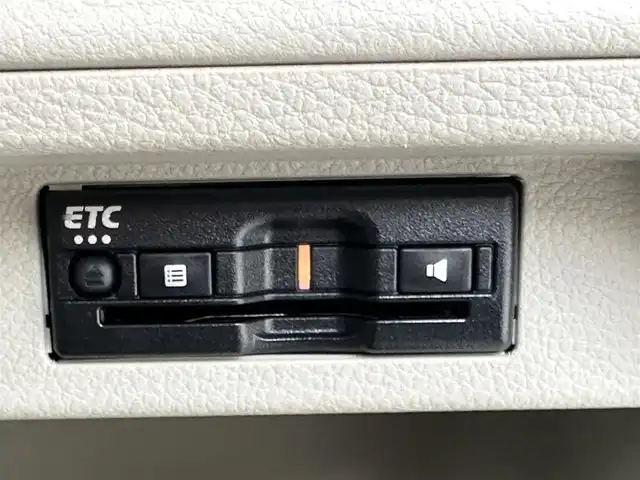 スズキ ラパン ＬＣ X 滋賀県 2023(令5)年 3.4万km フォーンベージュメタリック/アーバンブラウン 2トーン 禁煙車/純正ディスプレイオーディオ/・Bluetooth/USB//バックカメラ/ハーフレザーシート/シートヒーター/LEDヘッドライト/コーナーセンサー/レーンキープアシスト/衝突軽減ブレーキ/純正ドライブレコーダー/スマートキー/プッシュスタート/Wエアバック