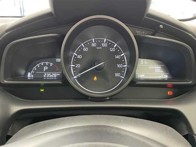 マツダ マツダ２ 15S 愛知県 2020(令2)年 2.4万km セラミックM 純正ナビ　フルセグＴＶ　Ｂｌｕｅｔｏｏｔｈ　ＤＶＤ再生　ＵＳＢポート　ＢＳＭ　コンフォートパッケージ　ユーティリティパッケージ　ＥＴＣ　衝突軽減　ＨＩＤオートライト　レーンキープ　スマートキー　禁煙