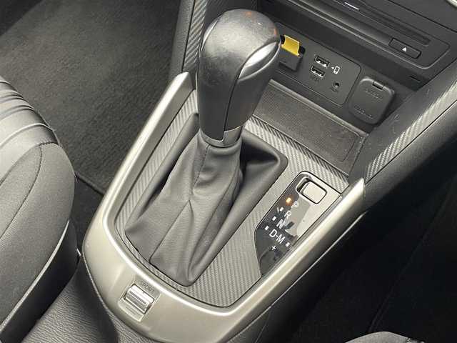 マツダ マツダ２ 15S 愛知県 2020(令2)年 2.4万km セラミックM 純正ナビ　フルセグＴＶ　Ｂｌｕｅｔｏｏｔｈ　ＤＶＤ再生　ＵＳＢポート　ＢＳＭ　コンフォートパッケージ　ユーティリティパッケージ　ＥＴＣ　衝突軽減　ＨＩＤオートライト　レーンキープ　スマートキー　禁煙