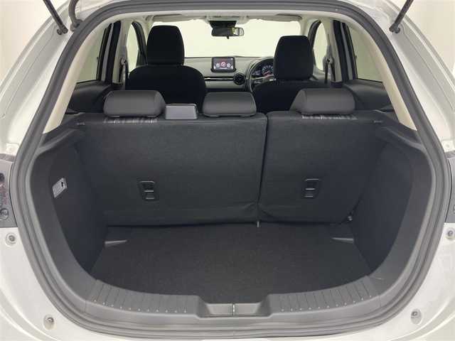 マツダ マツダ２ 15S 愛知県 2020(令2)年 2.4万km セラミックM 純正ナビ　フルセグＴＶ　Ｂｌｕｅｔｏｏｔｈ　ＤＶＤ再生　ＵＳＢポート　ＢＳＭ　コンフォートパッケージ　ユーティリティパッケージ　ＥＴＣ　衝突軽減　ＨＩＤオートライト　レーンキープ　スマートキー　禁煙