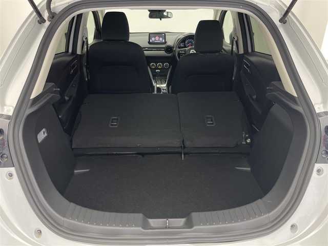 マツダ マツダ２ 15S 愛知県 2020(令2)年 2.4万km セラミックM 純正ナビ　フルセグＴＶ　Ｂｌｕｅｔｏｏｔｈ　ＤＶＤ再生　ＵＳＢポート　ＢＳＭ　コンフォートパッケージ　ユーティリティパッケージ　ＥＴＣ　衝突軽減　ＨＩＤオートライト　レーンキープ　スマートキー　禁煙