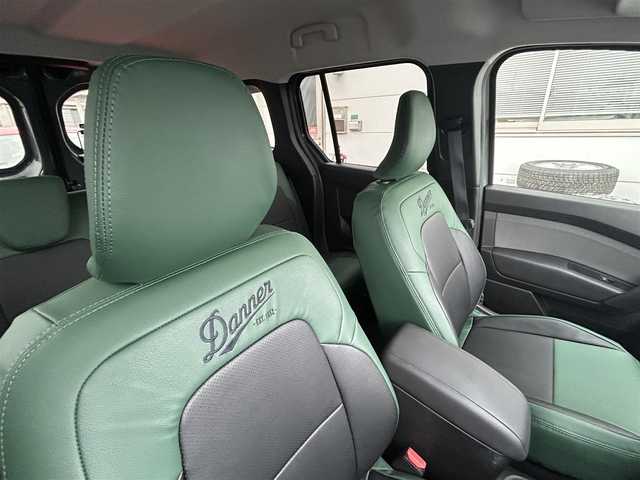 ルノー ルノー カングー ヴァリエテ 広島県 2023(令5)年 1.1万km グレー 200台限定車「ヴァリエテ」/・DANNERコラボCABANA製専用シートカバー/・マルチルーフレール/・置くだけ充電/純正ディスプレイオーディオ/（AppleCarPlay/AndroidAuto/Bluetooth）/バックカメラ/ETC/前後ドライブレコーダー/レーダークルーズコントロール/コーナーセンサー/ブラインドスポットモニター/電子パーキング/LEDヘッドライト/フォグランプ/純正フロアマット/レーンキープアシスト/オートライト/スペアキー/プッシュスタート