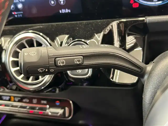 メルセデス・ベンツ Ｂ２００ｄ AMGライン 岡山県 2019(令1)年 3.7万km デジタルホワイト レザーエクスクルーシブパッケージ/・2トーン本革シート（赤黒）/・64色アンビエントライト/ナビゲーションパッケージ/レーダーセーフティーパッケージ/リアカメラ/パーキングアシスト/LEDヘッドライト/AHB/オートライト/パワーシート/シートヒーター/ACC/SOSコールシステム/ESP/アクティブステアリングアシスト/ドラレコ（F/R）/道路標識アシスト/アクティブレーンキーピングアシスト/アクティブブレーキアシスト/BSA/レーンチェンジアシスト/アテンションアシスト