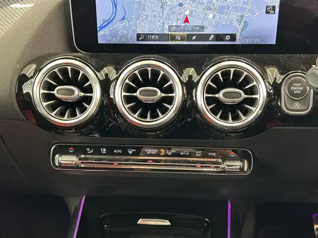 メルセデス・ベンツ Ｂ２００ｄ AMGライン 岡山県 2019(令1)年 3.7万km デジタルホワイト レザーエクスクルーシブパッケージ/・2トーン本革シート（赤黒）/・64色アンビエントライト/ナビゲーションパッケージ/レーダーセーフティーパッケージ/リアカメラ/パーキングアシスト/LEDヘッドライト/AHB/オートライト/パワーシート/シートヒーター/ACC/SOSコールシステム/ESP/アクティブステアリングアシスト/ドラレコ（F/R）/道路標識アシスト/アクティブレーンキーピングアシスト/アクティブブレーキアシスト/BSA/レーンチェンジアシスト/アテンションアシスト