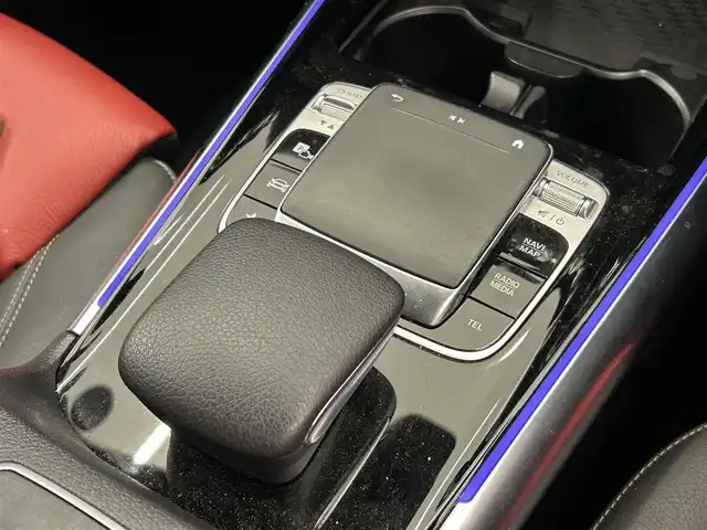 メルセデス・ベンツ Ｂ２００ｄ AMGライン 岡山県 2019(令1)年 3.7万km デジタルホワイト レザーエクスクルーシブパッケージ/・2トーン本革シート（赤黒）/・64色アンビエントライト/ナビゲーションパッケージ/レーダーセーフティーパッケージ/リアカメラ/パーキングアシスト/LEDヘッドライト/AHB/オートライト/パワーシート/シートヒーター/ACC/SOSコールシステム/ESP/アクティブステアリングアシスト/ドラレコ（F/R）/道路標識アシスト/アクティブレーンキーピングアシスト/アクティブブレーキアシスト/BSA/レーンチェンジアシスト/アテンションアシスト